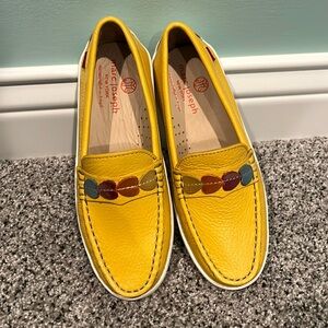Marc Joseph New York Kids Cherry Street Yellow Grainy Leather Moccasins